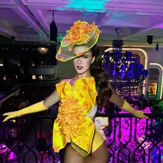 Escucha a Alyssa Rose Hunt, mira videos musicales, lee su biografía, consulta las fechas de las gira y más.