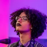 Escucha a undefined, mira videos musicales, lee su biografía, consulta las fechas de las gira y más.