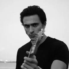 Poslechněte si interpreta Alejandro Preschel, sledujte hudební videa, přečtěte si životopis, podívejte se na data turné a další informace.