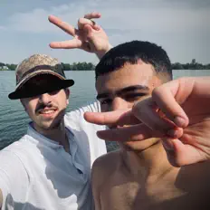 Ouça Jeeyan, assista a videoclipes, leia a biografia, veja as datas das turnês e mais!