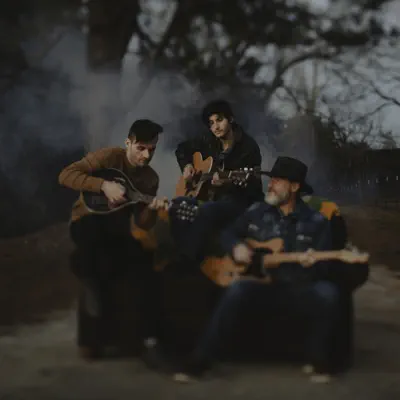 Ascolta The Hall House, guarda video musicali, leggi la biografia, vedi le date del tour & altro!