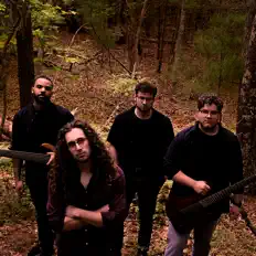 Escucha a Mister 33, mira vídeos musicales, lee la biografía, consulta fechas de giras y mucho más.