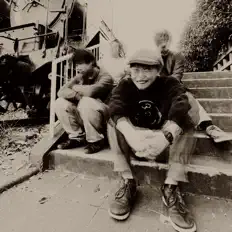 聆聽 Butter Sugar Toast、觀看音樂影片、閱讀小傳、查看巡演日期等！