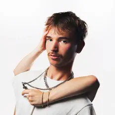 Écoutez Justin Charles, regardez des vidéoclips, lisez la biographie, consultez les dates de tournée et plus encore !