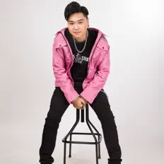 Écoutez Duy Phước, regardez des vidéoclips, lisez la biographie, consultez les dates de tournée et plus encore !