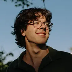 Dengarkan Gabe Quinn, tonton video musik, baca bio, lihat tanggal tur & lainnya!