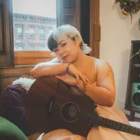 Escucha a undefined, mira videos musicales, lee su biografía, consulta las fechas de las gira y más.