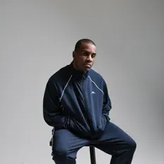 收听 zenny、观看音乐视频、阅读小传、查看巡演日期等 ！