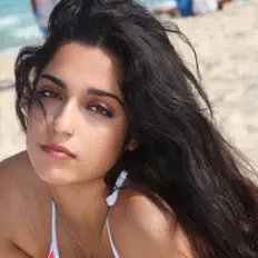 iLOVEFRiDAY सुनें, म्यूज़िक वीडियो देखें, बायो पढ़ें, दौरे की तारीखें और बहुत कुछ देखें!