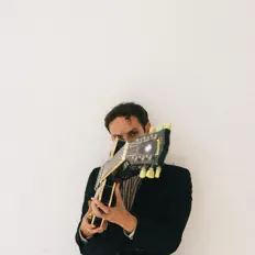 收听 Zuli Jr.、观看音乐视频、阅读小传、查看巡演日期等 ！