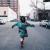 undefined을(를) 듣고, 뮤직 비디오를 보고, 약력을 읽고, 투어 일정 등을 확인하세요!