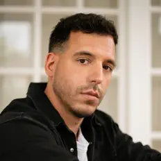 Francisco Casarottiを聴いたり、ミュージックビデオを鑑賞したり、経歴やツアー日程などを確認したりしましょう！