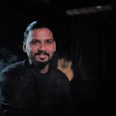 Escucha a Sanju Dev, mira vídeos musicales, lee la biografía, consulta fechas de giras y mucho más.