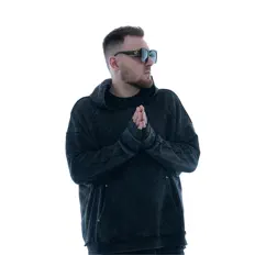 Escucha a Avega, mira videos musicales, lee su biografía, consulta las fechas de las gira y más.