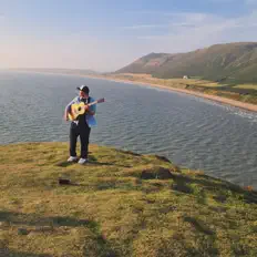 James Kirbyを聴いたり、ミュージックビデオを鑑賞したり、経歴やツアー日程などを確認したりしましょう！