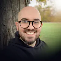 Ouve undefined, vê vídeos de música, lê a biografia, vê as datas da digressão e muito mais!