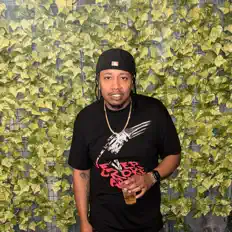 Listen to Jizzel Mac, watch music videos, read bio, see tour dates & more!