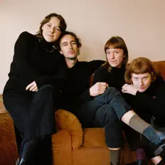 聆聽 Mystery Waitress、觀看音樂影片、閱讀小傳、查看巡演日期等！