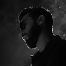 Shahmeer Raza Khan dinle, müzik videolarını izle, biyografisini oku, tur tarihlerini ve daha fazlasını gör!