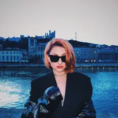 Ouve Noem, vê vídeos de música, lê a biografia, vê as datas da digressão e muito mais!