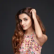 Dengarkan Heeral Chhatralia, tonton video musik, baca bio, lihat tanggal tur & lainnya!