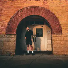 收听 Meet My Phantoms、观看音乐视频、阅读小传、查看巡演日期等 ！