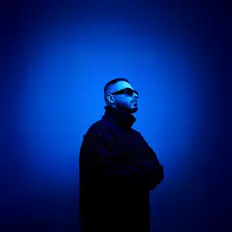 Poslechněte si interpreta Fraank, sledujte hudební videa, přečtěte si životopis, podívejte se na data turné a další informace.
