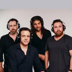 Écoutez Hello Fiasco, regardez des vidéoclips, lisez la biographie, consultez les dates de tournée et plus encore !