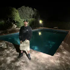 Ascolta Sauro, guarda video musicali, leggi la biografia, vedi le date del tour & altro!