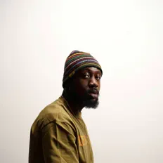 收听 Ramonie、观看音乐视频、阅读小传、查看巡演日期等 ！