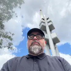 Ouve DJ Savage, vê vídeos de música, lê a biografia, vê as datas da digressão e muito mais!