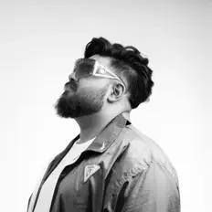 Ouça Six Eight, assista a videoclipes, leia a biografia, veja as datas das turnês e mais!