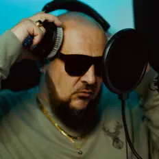 Ascolta SKdBnFF, guarda video musicali, leggi la biografia, vedi le date del tour & altro!
