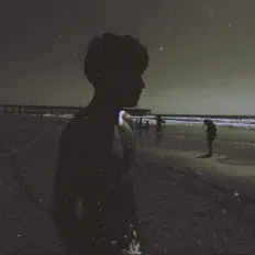 AZA을(를) 듣고, 뮤직 비디오를 보고, 약력을 읽고, 투어 일정 등을 확인하세요!