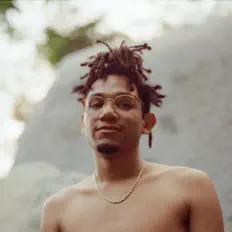 Ascolta Enyel C, guarda video musicali, leggi la biografia, vedi le date del tour & altro!