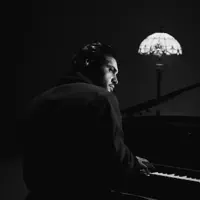 undefined सुनें, म्यूज़िक वीडियो देखें, बायो पढ़ें, दौरे की तारीखें और बहुत कुछ देखें!