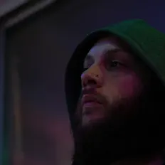 Poslechněte si interpreta Evo Raven, sledujte hudební videa, přečtěte si životopis, podívejte se na data turné a další informace.