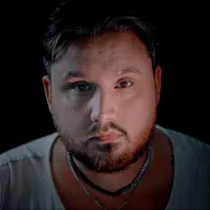 EXZEY dinle, müzik videolarını izle, biyografisini oku, tur tarihlerini ve daha fazlasını gör!