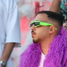 Alicho dinle, müzik videolarını izle, biyografisini oku, tur tarihlerini ve daha fazlasını gör!