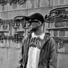 Escucha a DIZET, mira videos musicales, lee su biografía, consulta las fechas de las gira y más.