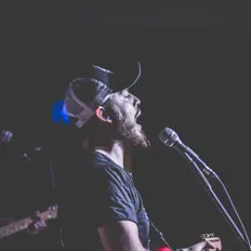 Poslechněte si interpreta Gaza Band, sledujte hudební videa, přečtěte si životopis, podívejte se na data turné a další informace.