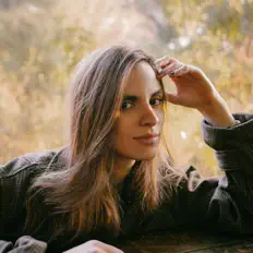 Ouça Manu Martinez, assista a videoclipes, leia a biografia, veja as datas das turnês e mais!