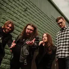 Hör dir Bermuda's Burden an, schau dir Musikvideos an, lies die Biografie, finde Tourdaten und mehr!