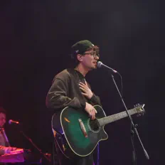 Ouça Joele, assista a videoclipes, leia a biografia, veja as datas das turnês e mais!