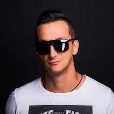 Clubmasters을(를) 듣고, 뮤직 비디오를 보고, 약력을 읽고, 투어 일정 등을 확인하세요!