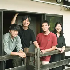 Manpuku सुनें, म्यूज़िक वीडियो देखें, बायो पढ़ें, दौरे की तारीखें और बहुत कुछ देखें!