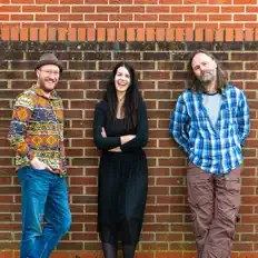 The Lost Trades을(를) 듣고, 뮤직 비디오를 보고, 약력을 읽고, 투어 일정 등을 확인하세요!