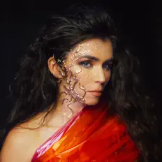 Ascolta Mary Jennings, guarda video musicali, leggi la biografia, vedi le date del tour & altro!