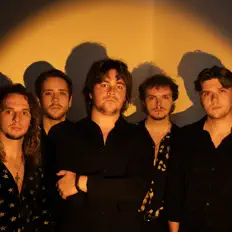 Thieves of Liberty을(를) 듣고, 뮤직 비디오를 보고, 약력을 읽고, 투어 일정 등을 확인하세요!