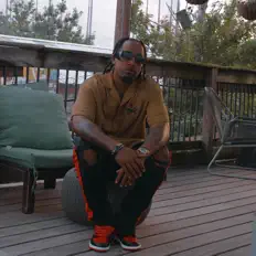 Escucha a Rayed R, mira vídeos musicales, lee la biografía, consulta fechas de giras y mucho más.